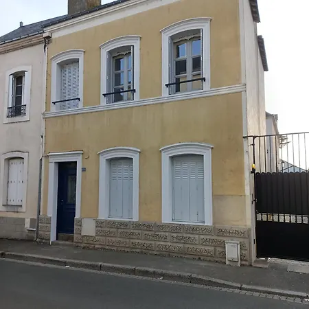Maison De * Évron